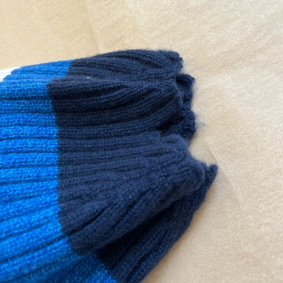 NWT Burberry cashmere hat - Picture 4 of 11